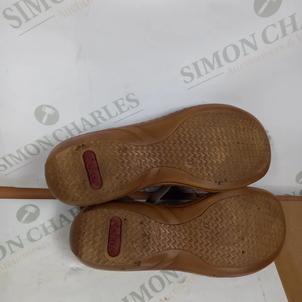RIEKER EMBELISHED SANDAL SIZE 4