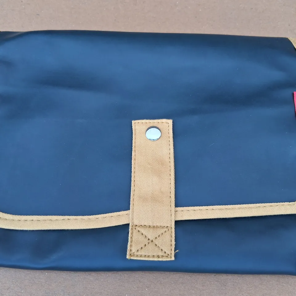 APPROXIMATELY 72 BU TRAVEL BAGS