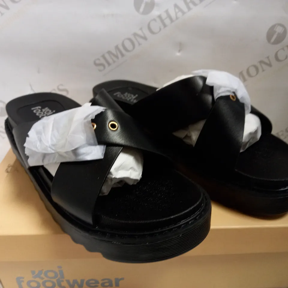 KOI VEGAN DEVARDA CROSS BLACK SLIDERS - SIZE 6 