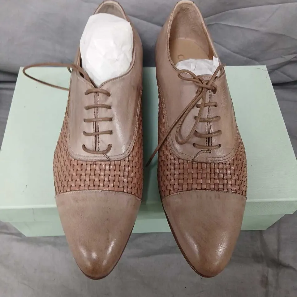 CALPIERRE DL75 TAUPE LEATHER OXFORD SHOES – UK 6 (EU 40)