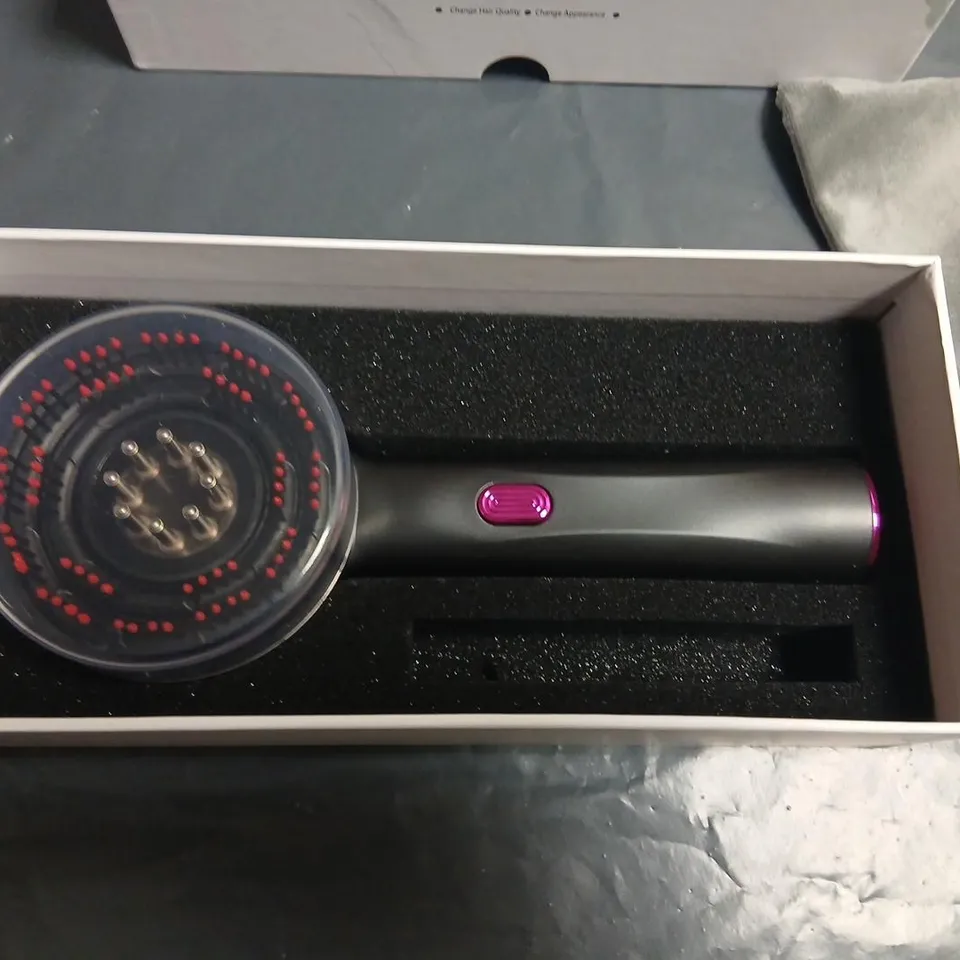 SCALP MASSAGE COMB – BOXED, GREY HANDLE WITH PINK ACCENTS