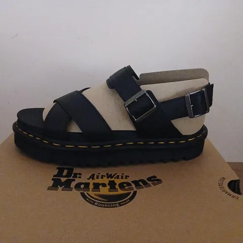DR. MARTENS VOSS II SANDALS - BLACK (EU 39) UK 6