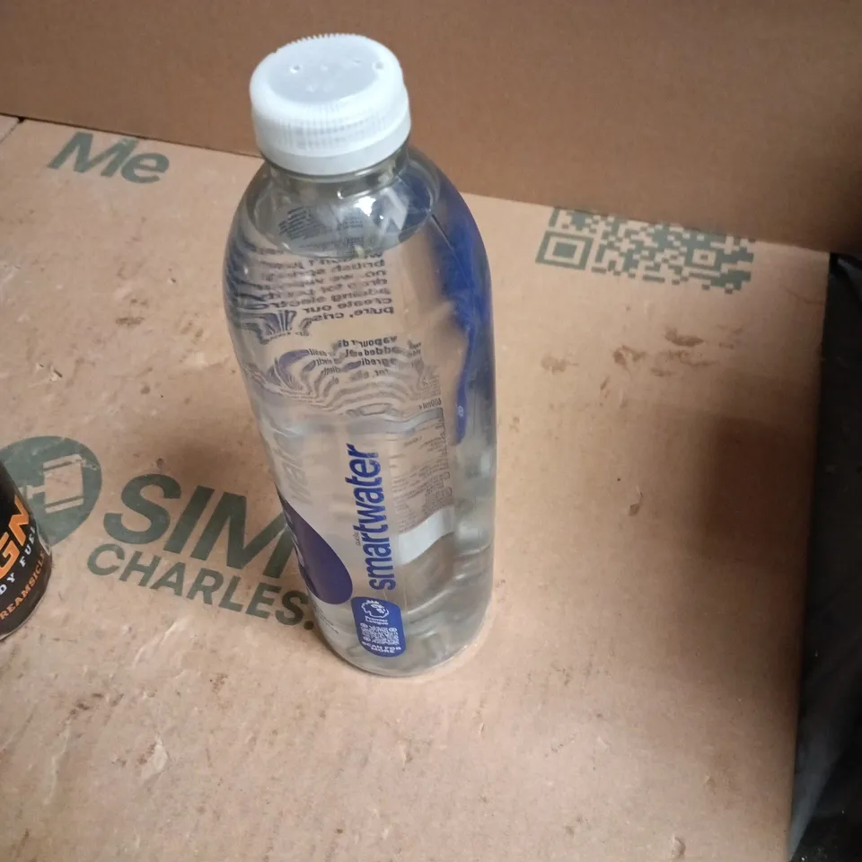 APPROXIMATELY 12 ASSORTED DRINK ITEMS SMART WATER AND REIGN TOTAL BODY FUEL 