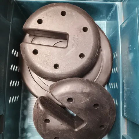 TOTE OF 3 ASSORTED WEIGHTS 