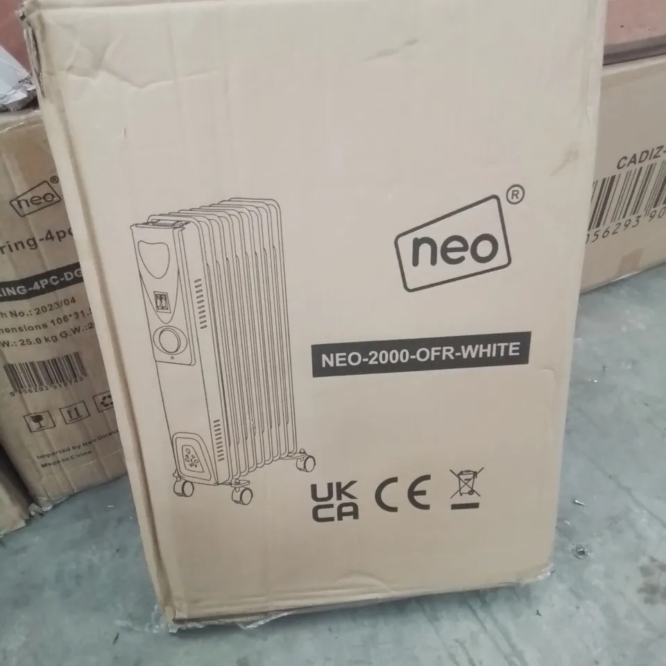 BOXED WHITE ELECTRIC HEATER 