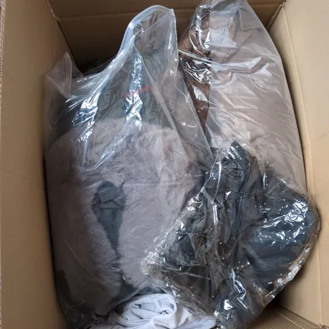 BOX OF APPROXIMATELY 15 ASSORTED CLOTHING ITEMS TO INCLUDE: PORTWEST HI VIS COAT
