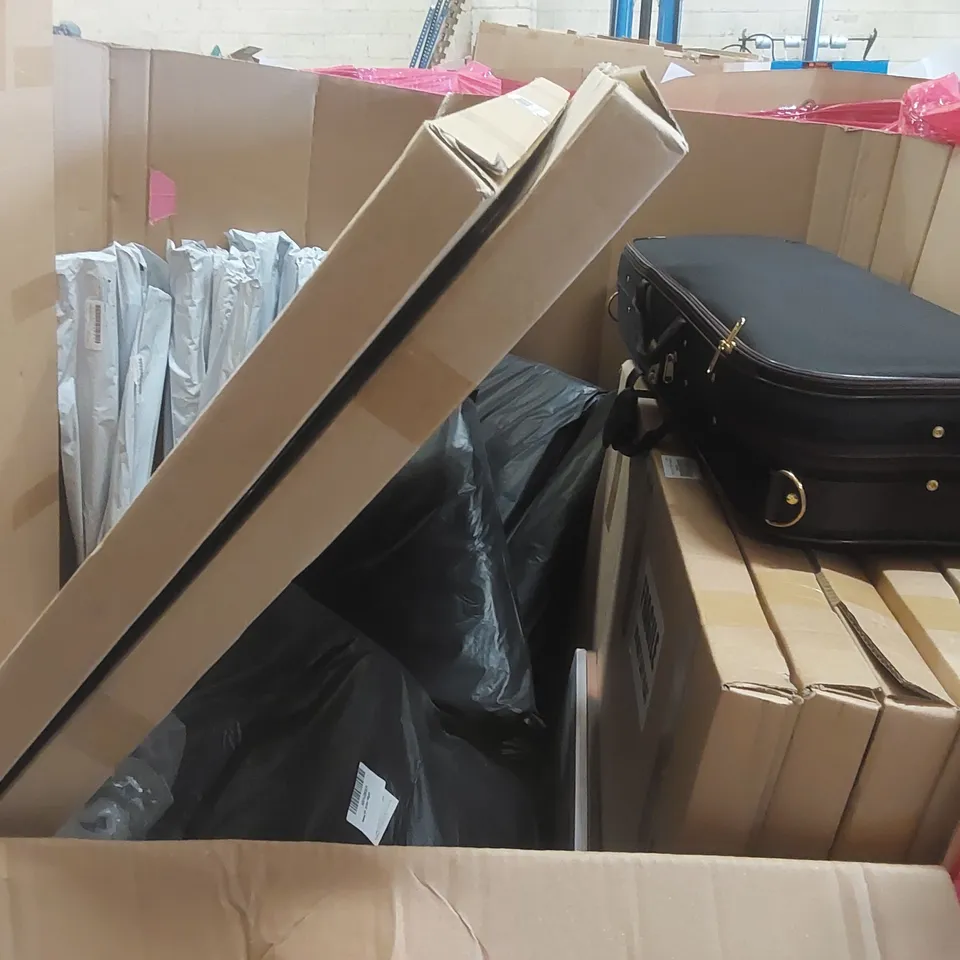 PALLET OF ASSORTED ITEMS INCLUDING: VARIOUS CANVAS ART PRINTS, ANTI WEED BARRIER FABRICS, PVC CONDUIT PIPES ECT