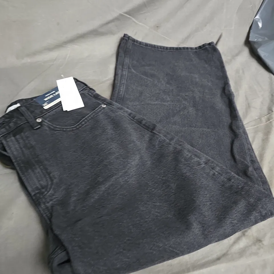 ABERCROMBIE AND FITCH CURVE LOVE HIGH RISE WIDE LEG JEANS – WOMEN'S DENIM, UK 10 (US 28)