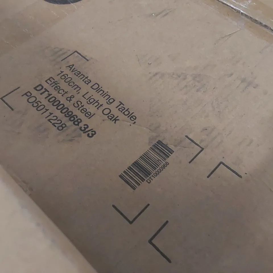 PALLET CONTAINING A LARGE QUANTITY OF DINING TABLE PARTS