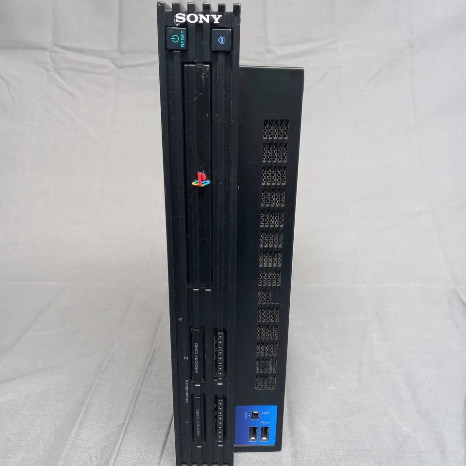 PLAYSTATION 2 GAMES CONSOLE