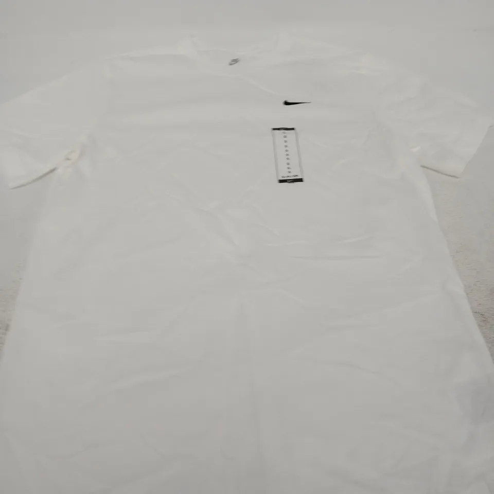 NIKE WHITE T‑SHIRT – UK SIZE SMALL