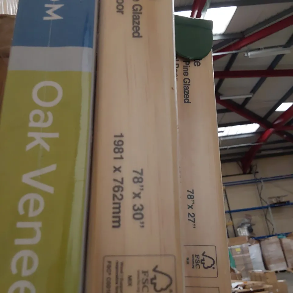 CLEAR PINE 2 PANEL GLAZE INTERNAL DOOR 1981 × 762mm