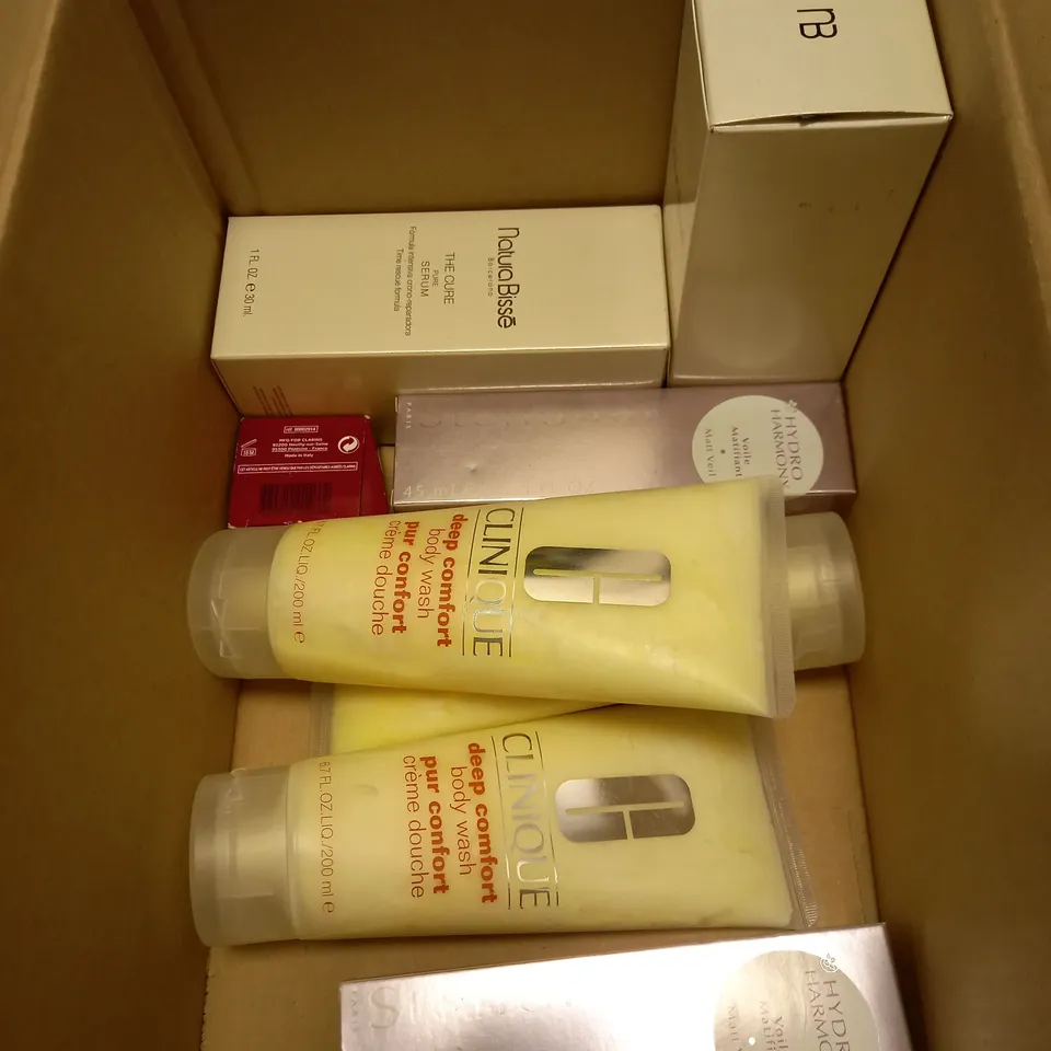 LOT OF APPROX 15 TO INCLUDE SHAVING KIT , HAIR POMADE , ETC