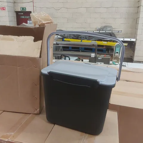 PALLET CONTAINING A VERY LARGE QUANTITY OF FOOD WASTE COMPOST BINS