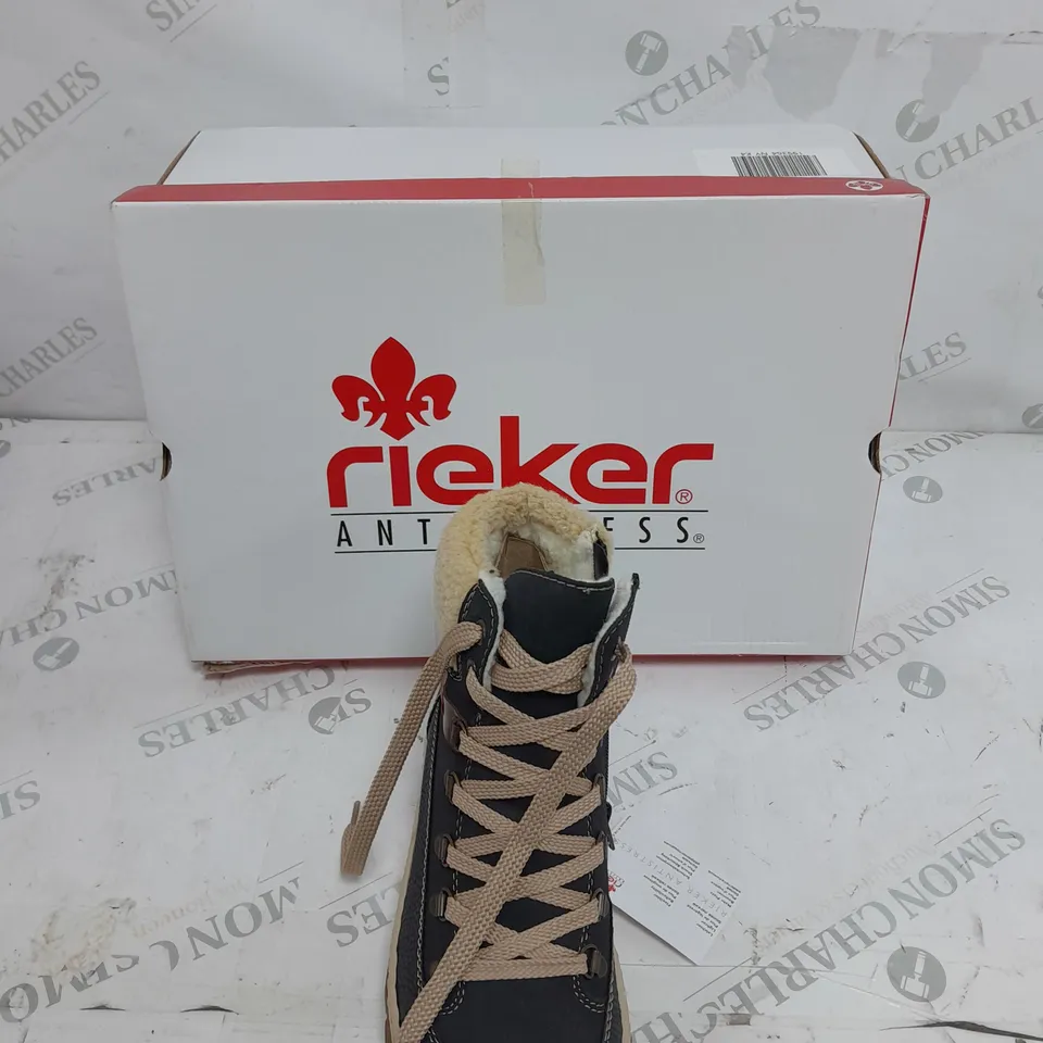 BOXED PAIR OF RIEKER LACE UP CHUNKY BOOTS IN NAVY SIZE 4