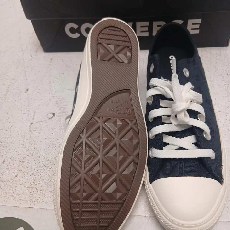 CONVERSE ALL STAR LOW TOP SNEAKERS – NAVY, UK 7