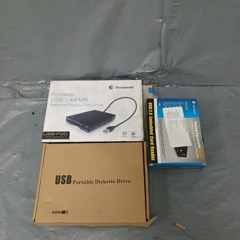SMALL BOX OF ASSORTED ITEMS TO INCLUDE FLOPPY DISKS DRIVE, CARD READER