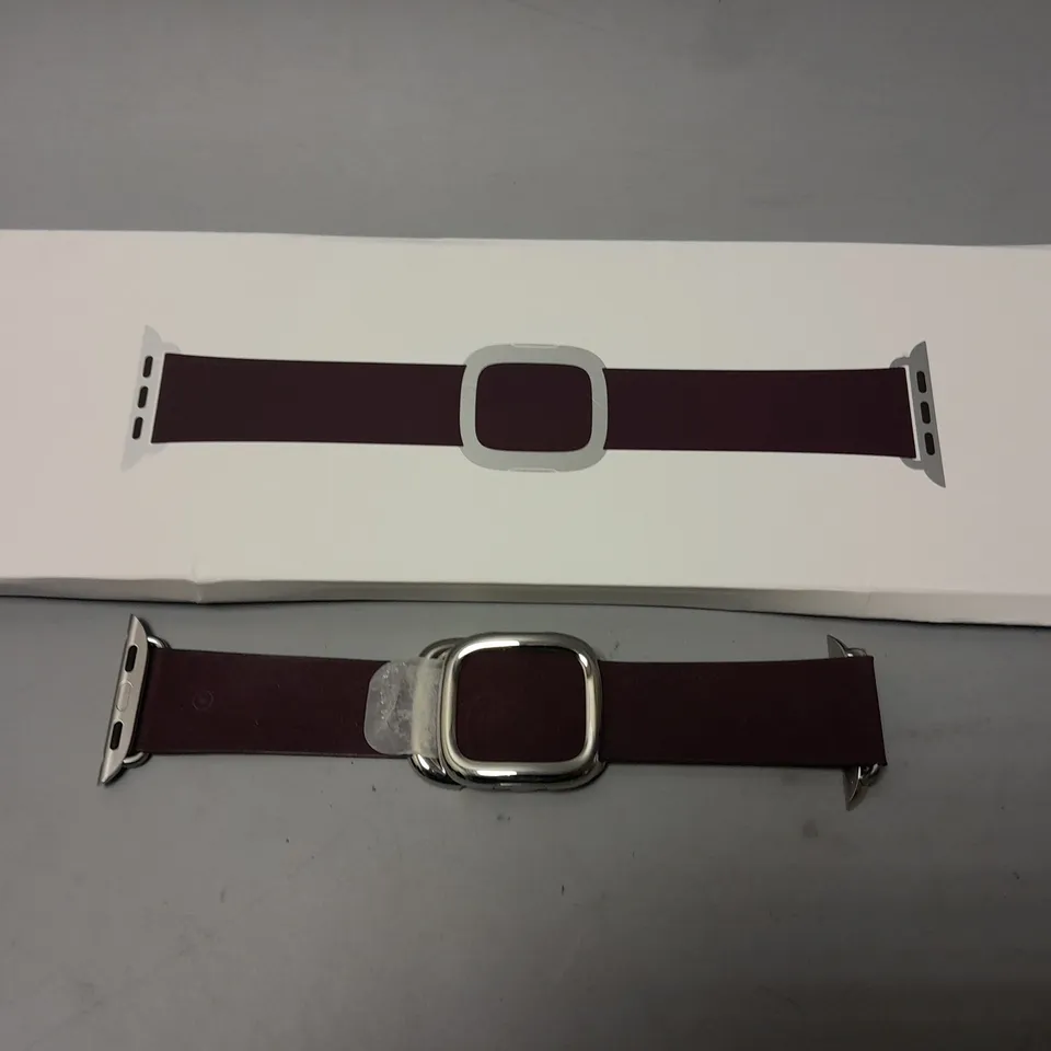 BOXED APPLE WATCH 41MM MULBERRY MODERN BUCKLE - SMALL RRP £149