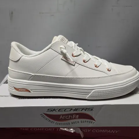 BOXED SKECHERS ON MY WAY WHITE TRAINERS - UK 6