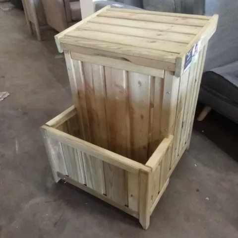 ZEST PARCEL STORE WITH PLANTER