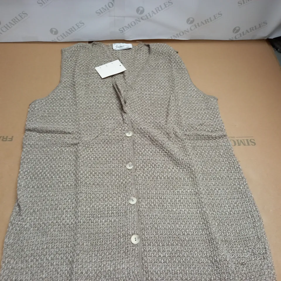 LOT OF APPROXIMATELY 40 V-NECK BUTTON CARDIGANS - SIZE UNSPECIFIED