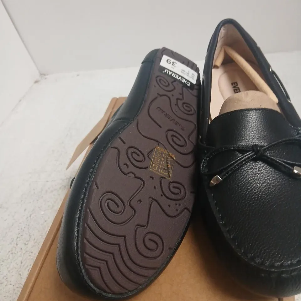 EVERAU BLACK LEATHER MOCCASIN SHOES – EU39, UK6.5 (MEN'S) – BOXED