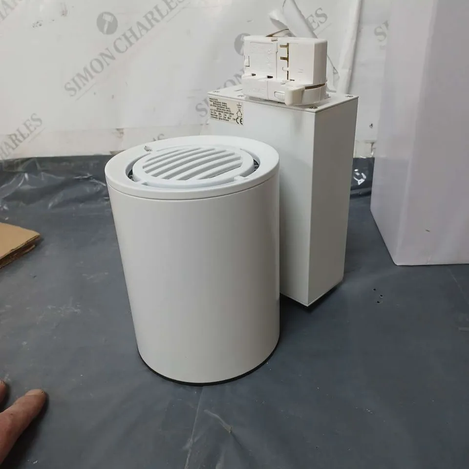 PALLET OF 5 EMCOLITE LARGE EXTERIOR DOWN LIGHTS IN WHITE MODEL 4TL512, 32 ARC11 TRIPLE TRIMLESS DOWNLIGHTS - COLLECTION ONLY