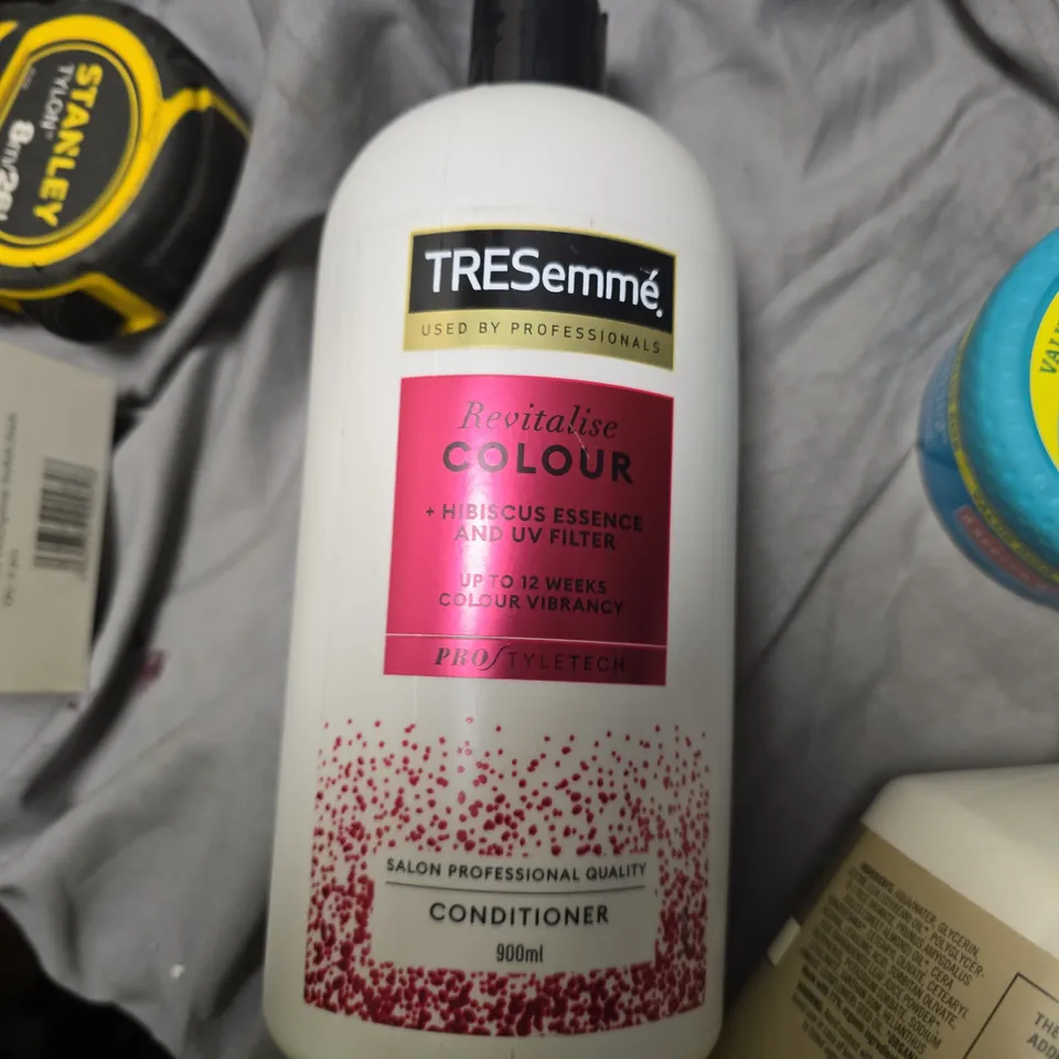 HEALTH & BEAUTY MIX LOT: TRESEMME CONDITIONER 900ML, NEAL'S YARD REMEDIES LOTION, HEALTHY FEET CREAM