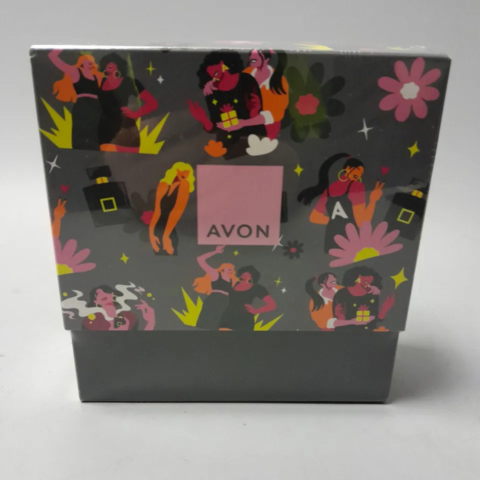 SEALED AVON LITTLE BLACK DRESS GIFTSET