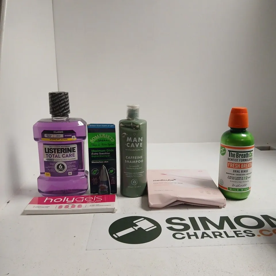 TOTE OF APPROXIMATELY 10 ASSORTED BEAUTY PRODUCTS INCLUDING REVOLUTION POUT BOMB PLUMPING LIP GLOSS, UMBERTO GIANNINI CURL JELLY AND MEDICUBE PDRN PINK COLLAGEN GEL MASK
