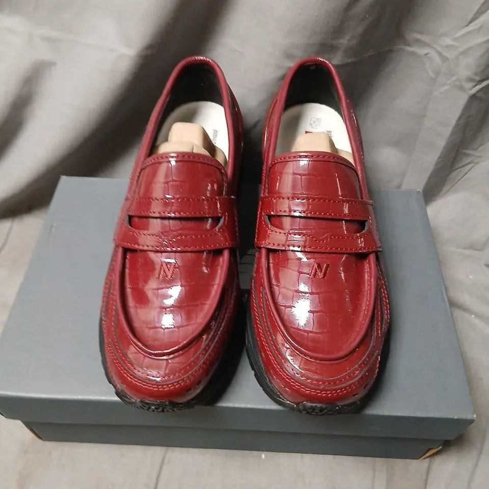 NEW BALANCE BURGUNDY LEATHER SLIP-ON SHOES – MEN’S UK 6 (US 6.5)