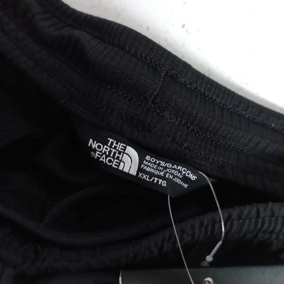 THE NORTH FACE BOYS NEVER STOP SHORTS IN BLACK - XXL