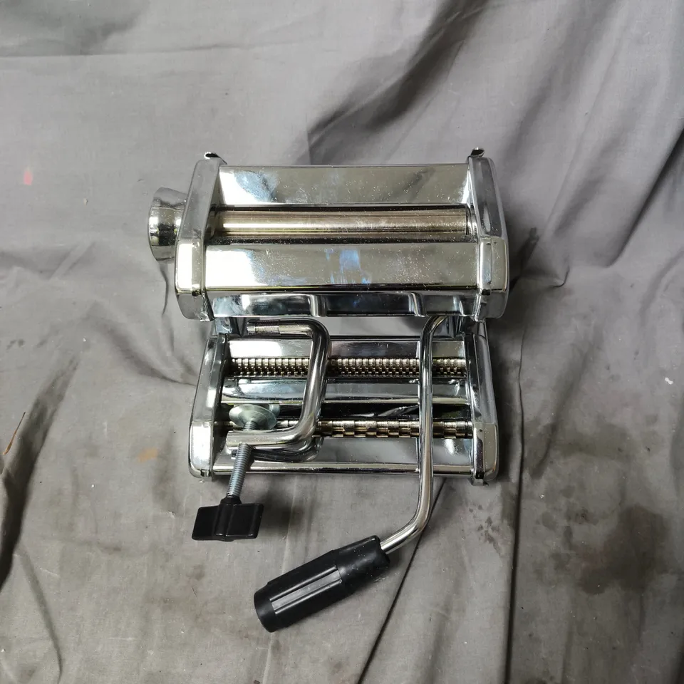 KITCHENCRAFT ITALIAN COLLECTION PASTA MACHINE