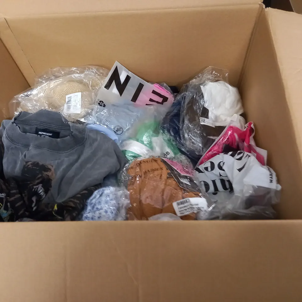 LARGE QUANTITY OF ASSORTED CLOTHING ITEMS TO INCLUDE MONSOON, REPRESENT AND PRETTYLITTLETHING