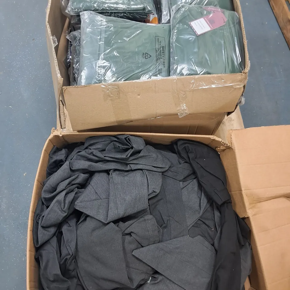 LARGE QUANTITY OF ASSORTED SCHOOL UNIFORM ITEMS TO INCLUDE GREY/BLACK TROUSERS AND JUMPERS IN BLACK/GREEN - VARIOUS SIZES