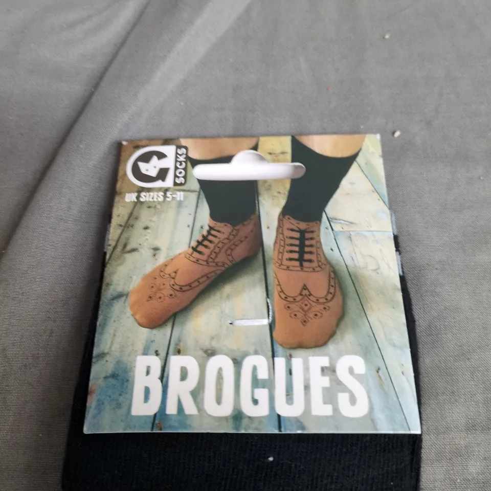  BROGUES-PATTERNED SOCKS - SIZE 5-11