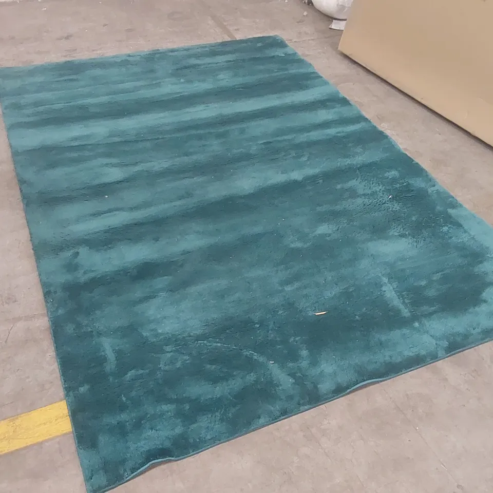 QUALITY DESIGNER AREA RUG - APPROXIMATELY 225 x 158cm