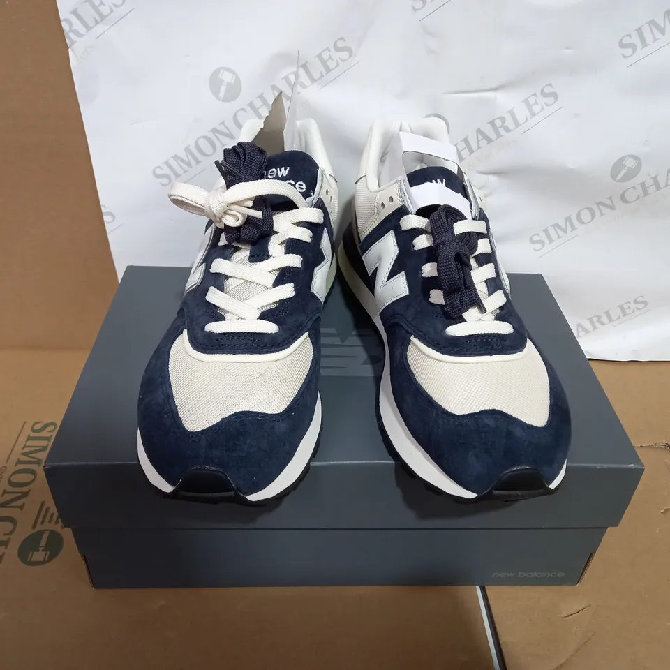 PAIR OF BOXED NEW BALANCE U574L TRAINERS SIZE 8