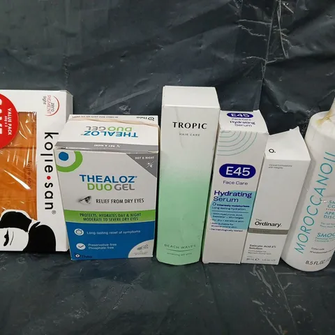 APPROXIMATELY 15 ASSORTED HEALTH & BEAUTY PRODUCTS TO INCLUDE E45 CREAM, TOOTHPASTE AND THE ORDINARY 