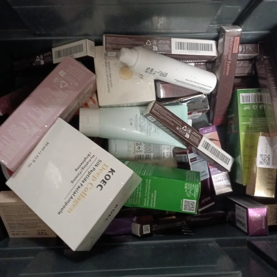 APPROXIMATEY 20 ASSORTED HEALTH AND BEAUTY PRODUCTS TO INCLUDE - BIO OIL - AVEENO EXFOLIATING CLEANSER AND GLO U UP RAZOR