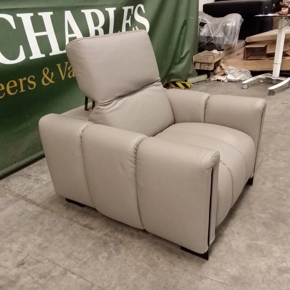 QUALITY DESIGNER ITALIAN MADE CREMA SCALED DOWN LEATHER ARMCHAIR