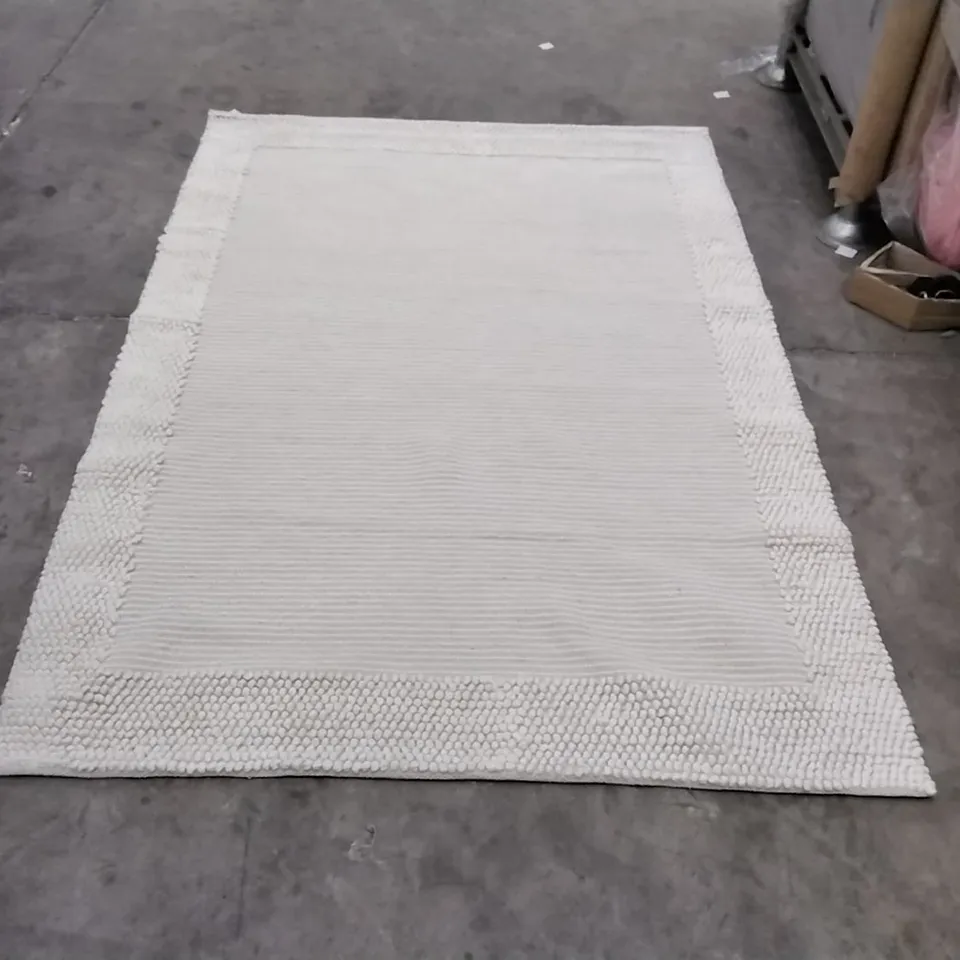 QUALITY DESIGNER AREA RUG - APPROXIMATELY 228 x 158cm