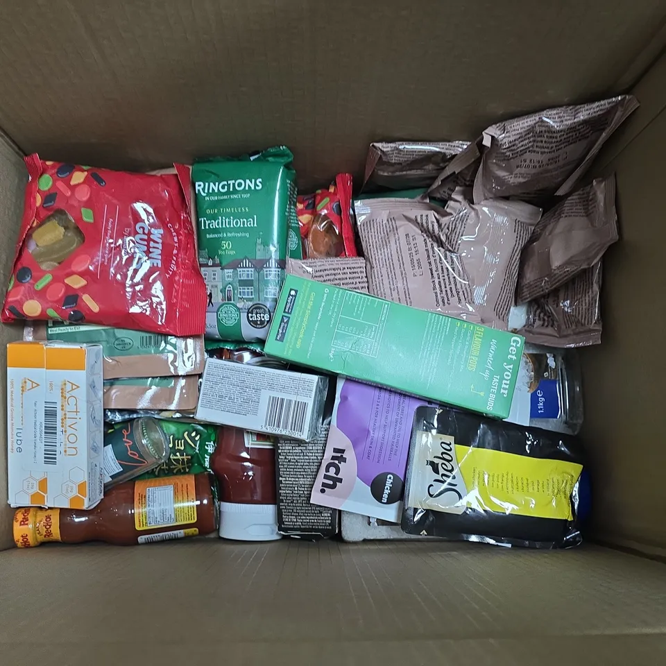 LOT OF APPROXIMATELY 30 ASSORTED FOOD ITEMS TO INCLUDE SIMPLY COOK FLAVOUR KITS, MATCHMAKERS AND NERDS