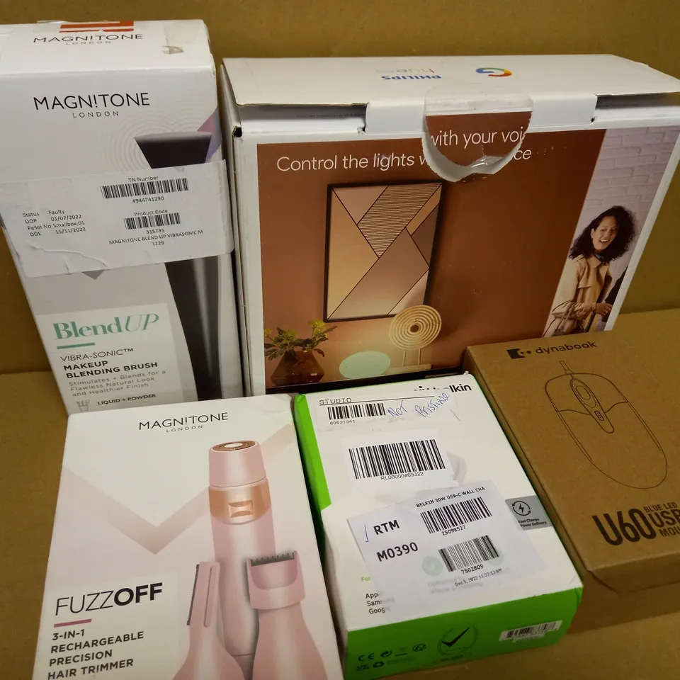 LOT OF 5 ASSORTED ITEMS TO INCLUDE PHILIPS SMART LIGHT, MAKEUP BLENDING BRUSH, HAIR TRIMMER, USB MOUSE