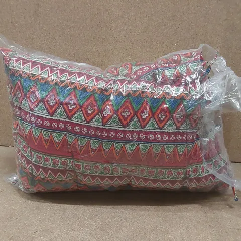 BAGGED GARDEN CUSHION