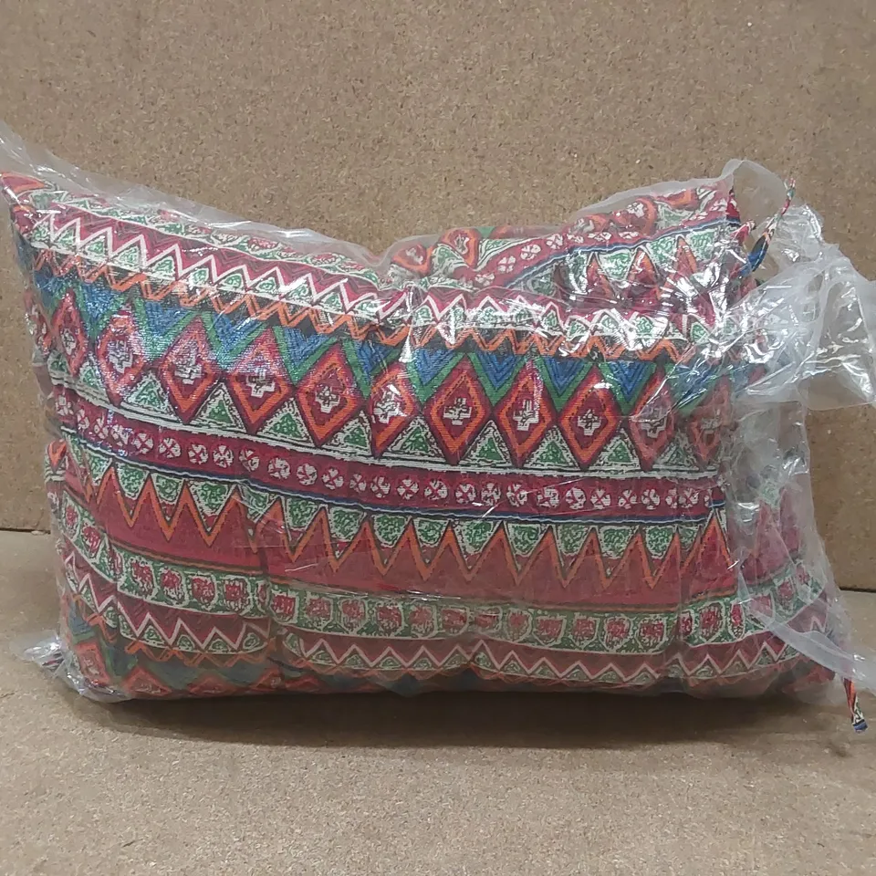 BAGGED GARDEN CUSHION