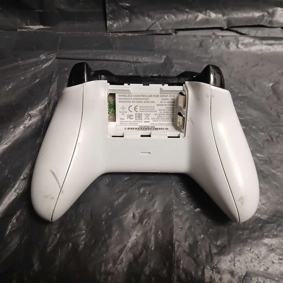 MICROSOFT XBOX ONE WIRELESS CONTROLLER – WHITE