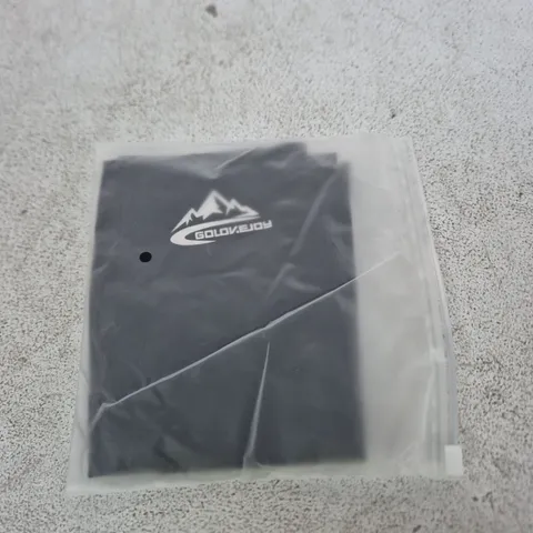 GOLOV.EJOY BLACK NECK GAITER WITH WHITE MOUNTAIN LOGO