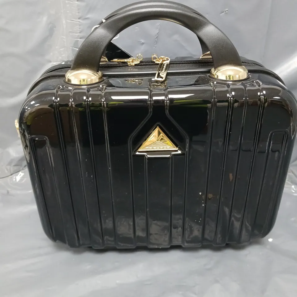 ALLURE ELITE TRAVEL CASE IN BLACK  