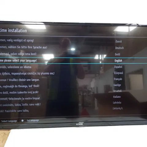 LUXOR 49 INCH 4K LED SMART TV (LUX0149003/01)